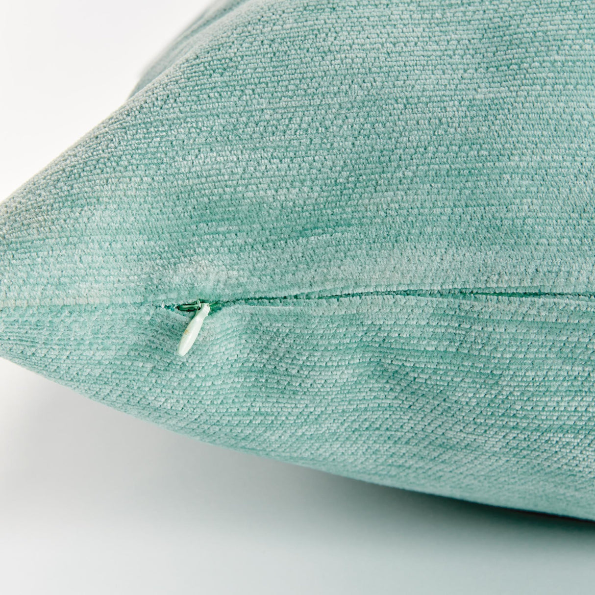 Napa Seafoam/White SURI SQUARE INDOOR-OUTDOOR PILLOW 24"