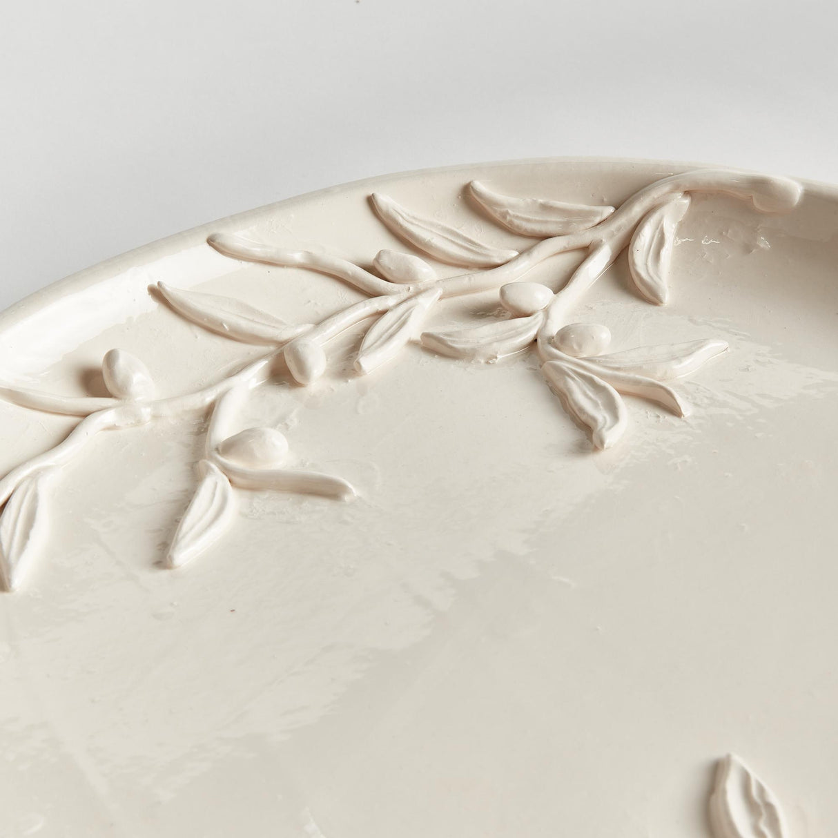 Napa White OLIVELLA DECORATIVE TRAY