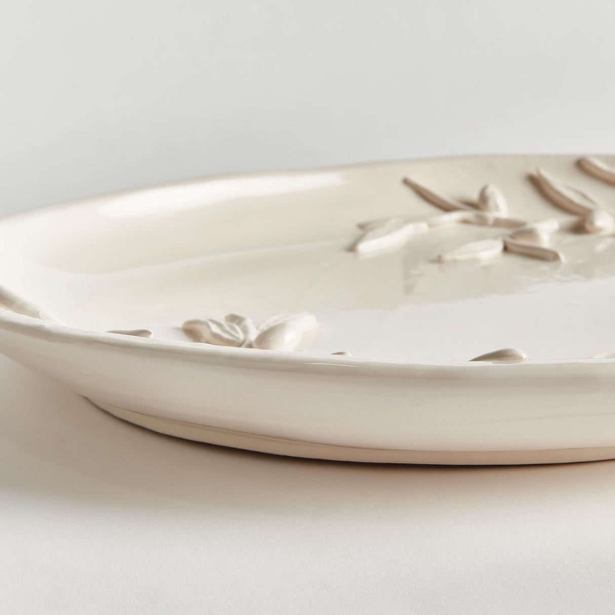 Napa White OLIVELLA DECORATIVE TRAY