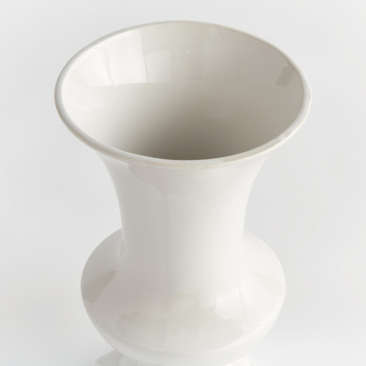 Napa White ANTOINETTE FOOTED VASE MEDIUM