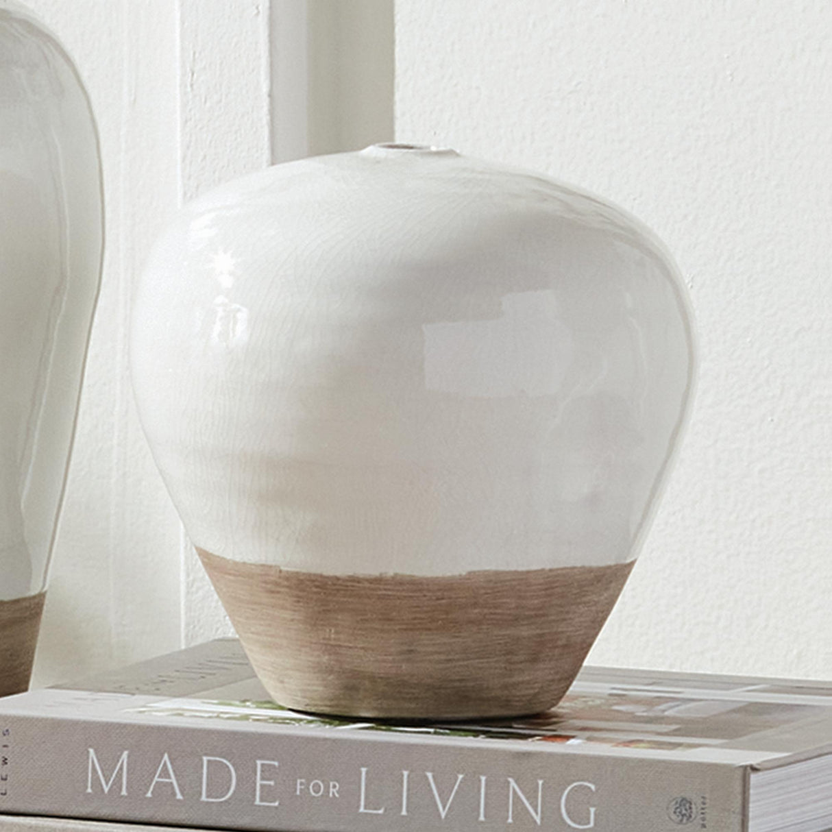 Napa White/Natural LAYTON VASE SMALL