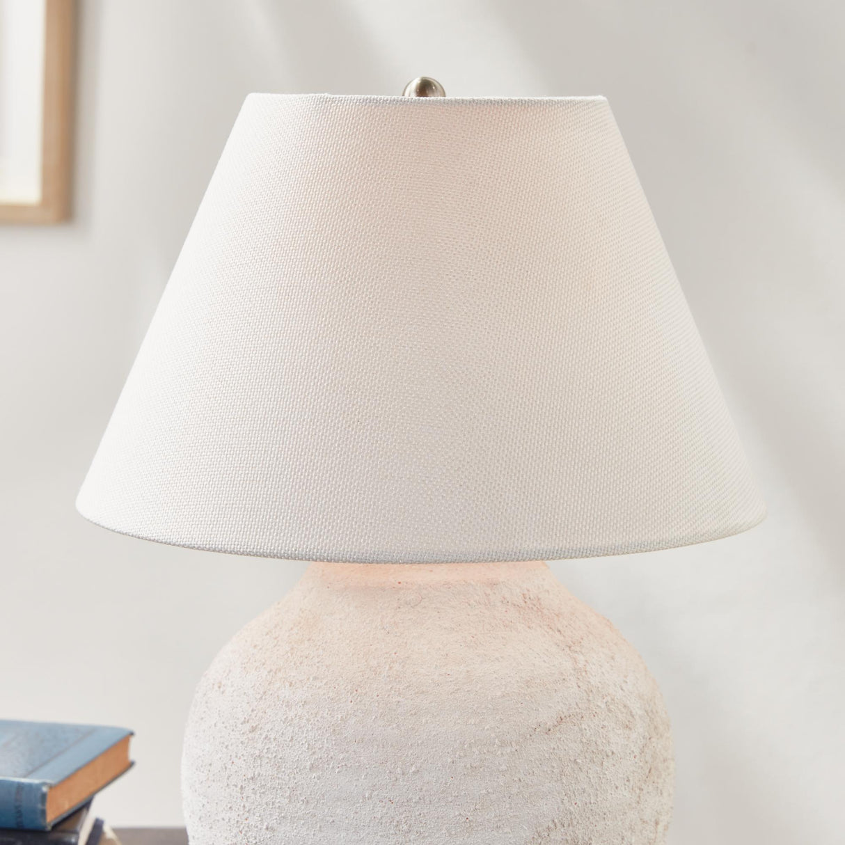 Napa White THEO LAMP