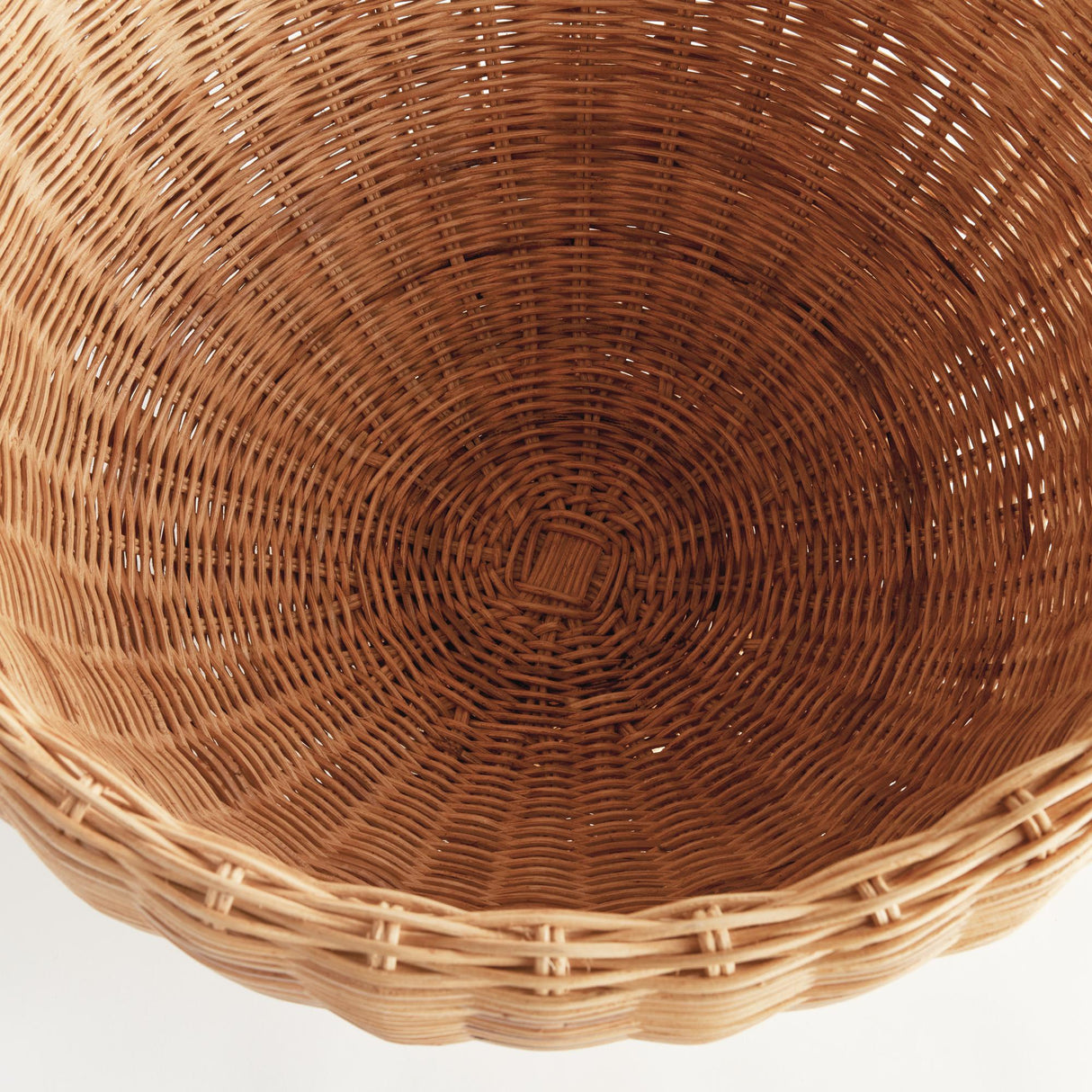 Napa Natural CHARLESTON RATTAN FOOTED BOWL