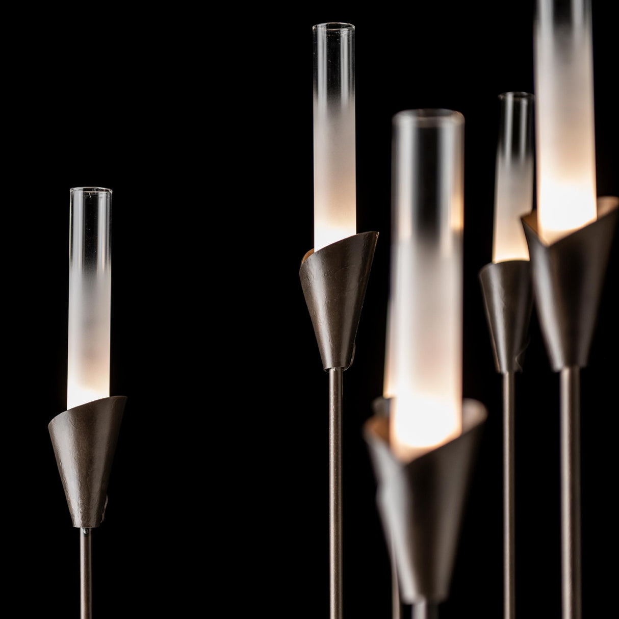 Hubbardton Forge 2025 Dark Smoke Frosted Gradient Glass (WC) Lilium 12-Light Chandelier