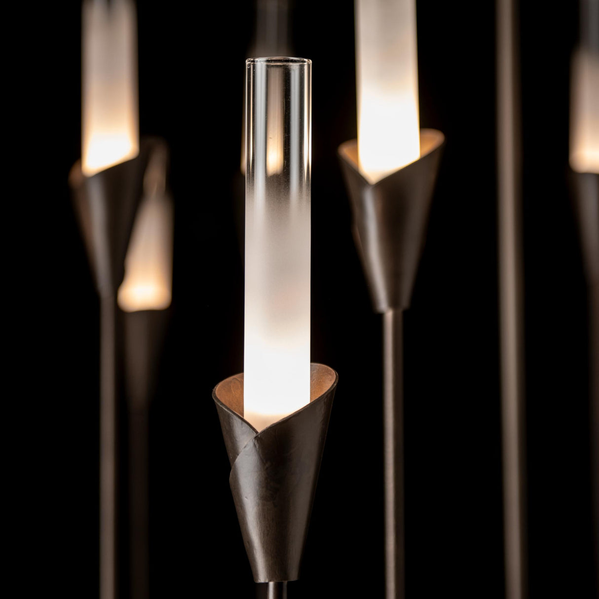 Hubbardton Forge 2025 Dark Smoke Frosted Gradient Glass (WC) Lilium 12-Light Chandelier