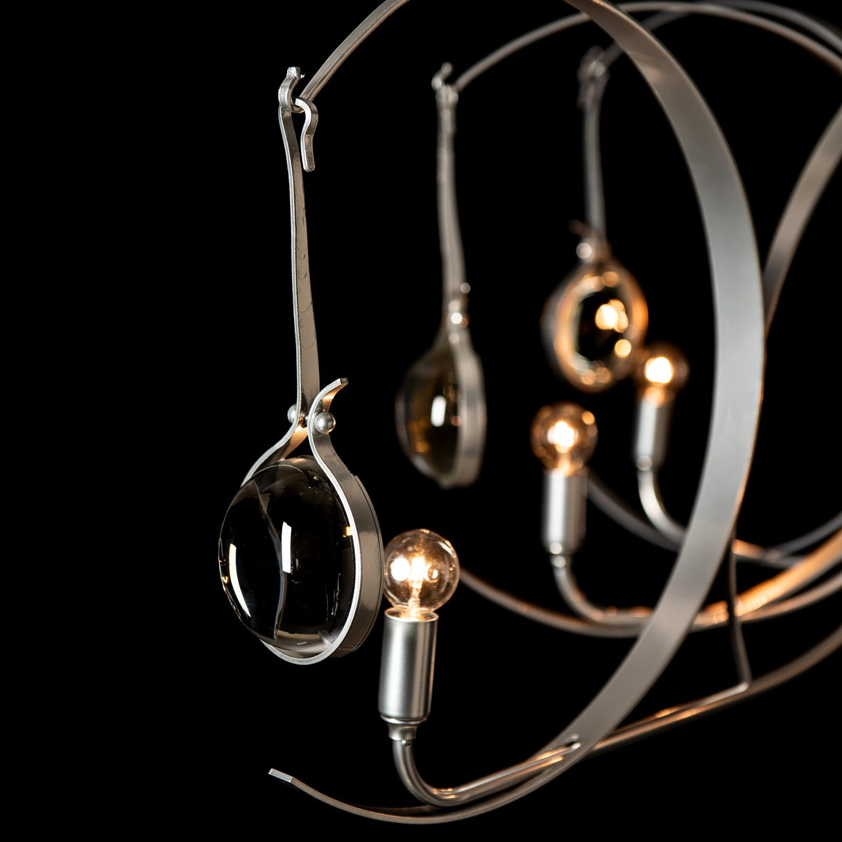 Hubbardton Forge 2024 Sterling Sterling Clear Glass (ZM) Multi Optic 8-Light Oval Pendant