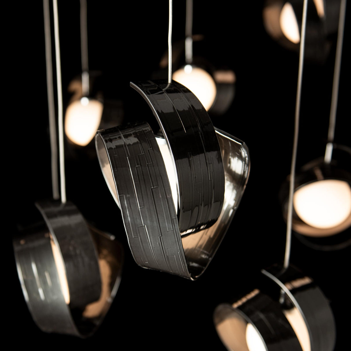 Hubbardton Forge 2025 Ink Opal Glass (GG) Standard Riza 10-Light Mobile Pendant