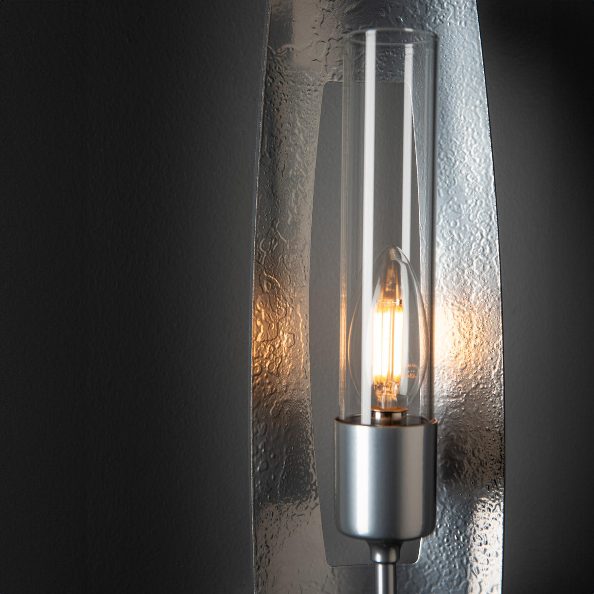 Hubbardton Forge 2024 Sterling Clear Glass (ZM) Passage 1-Light Sconce