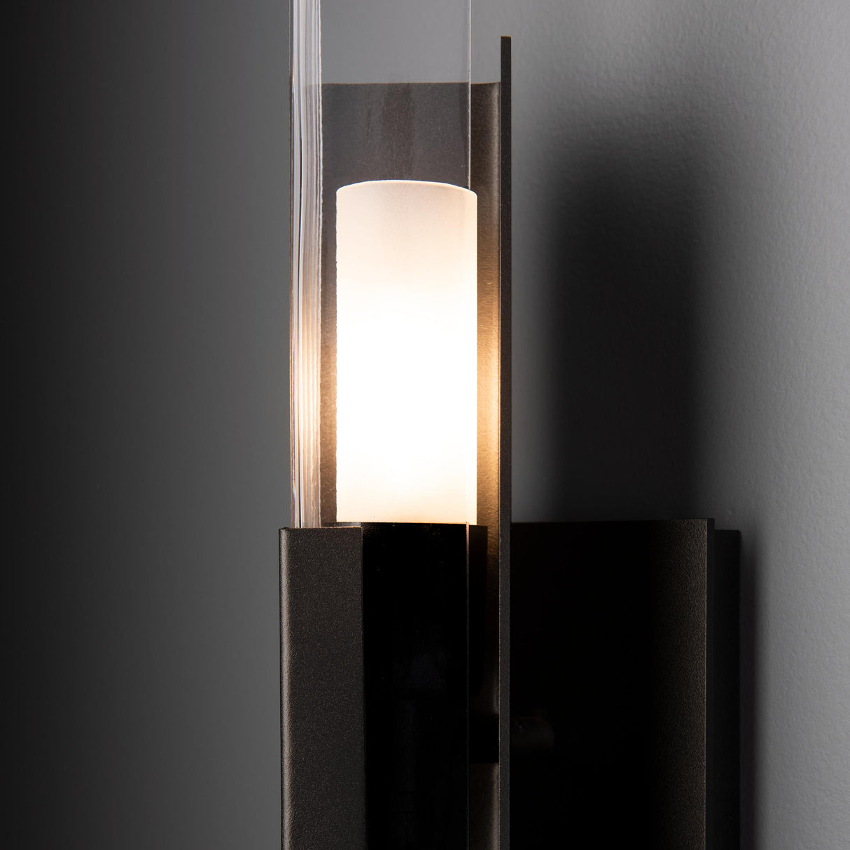 Hubbardton Forge 2025 Oil Rubbed Bronze Clear Glass (ZM) Summit Sconce