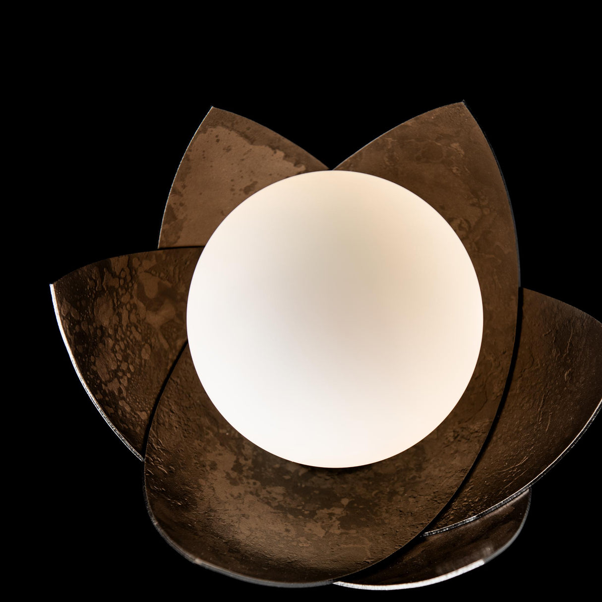 Hubbardton Forge 2025 Dark Smoke Lilac Marble Blossom Mini Table Lamp