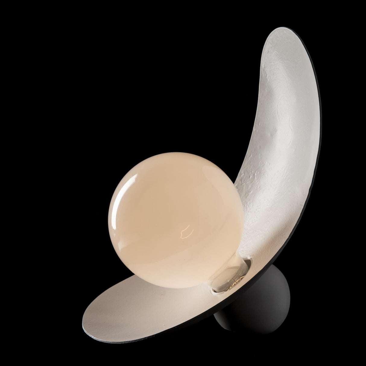 Hubbardton Forge 2023 White Yoki Table Lamp