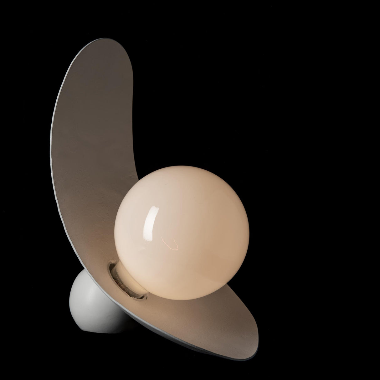 Hubbardton Forge 2023 White Yoki Table Lamp