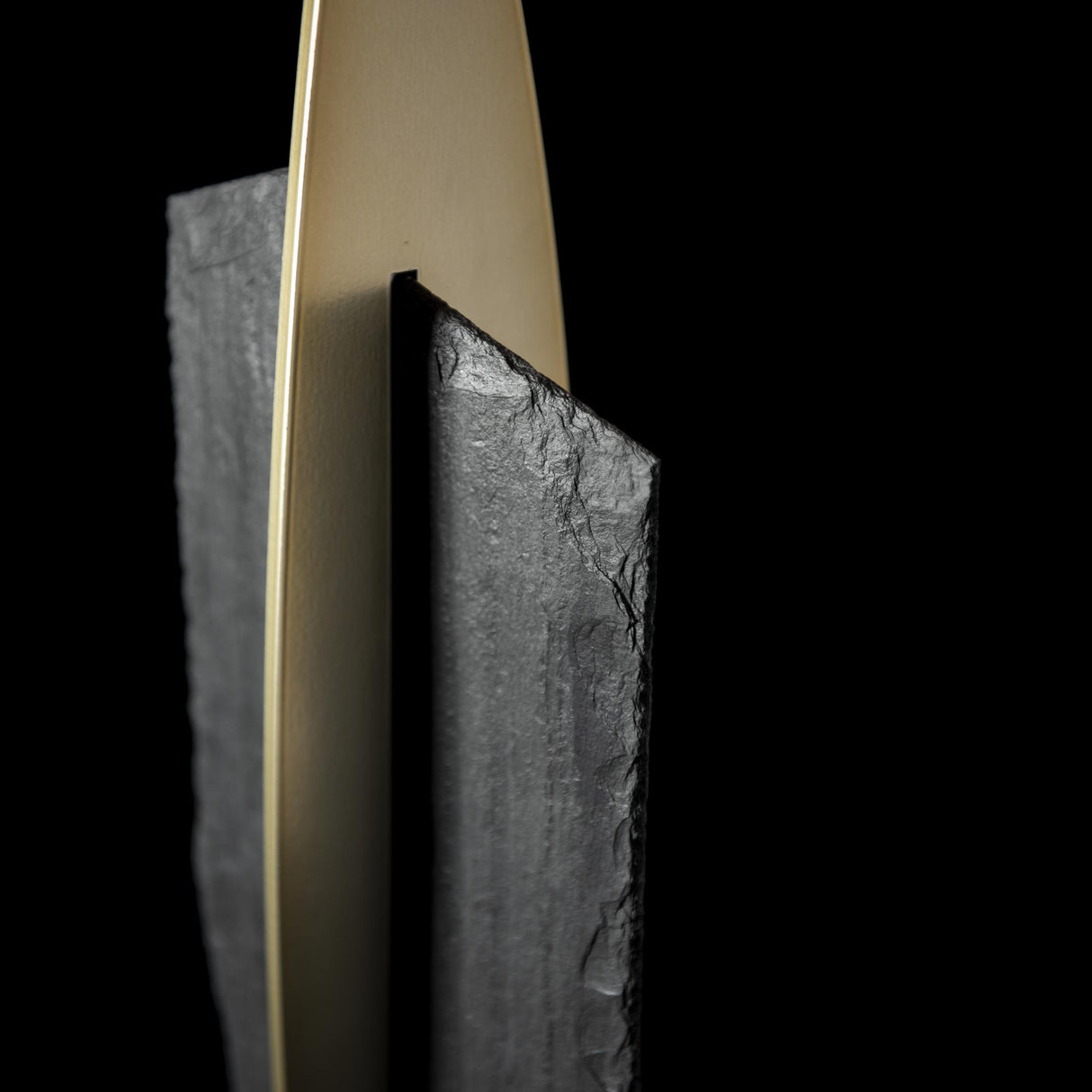 Hubbardton Forge 2023 Modern Brass Slate Natural Anna Shade (SF) Cambrian Table Lamp