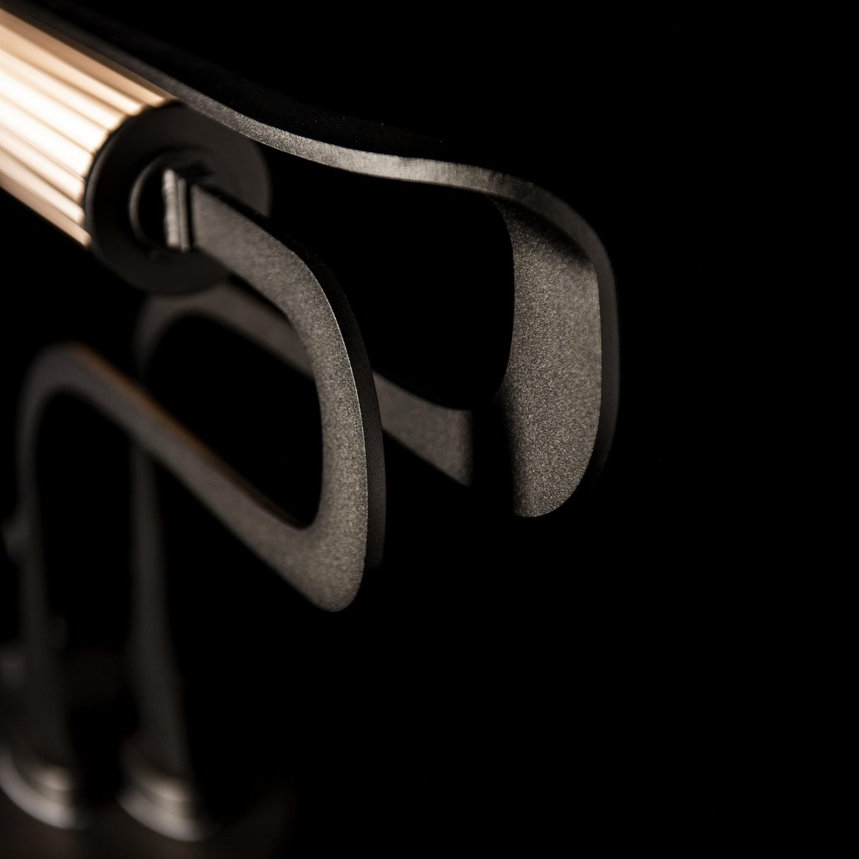 Hubbardton Forge 2023 Oil Rubbed Bronze Clear Glass (ZM) Pulse Table Lamp