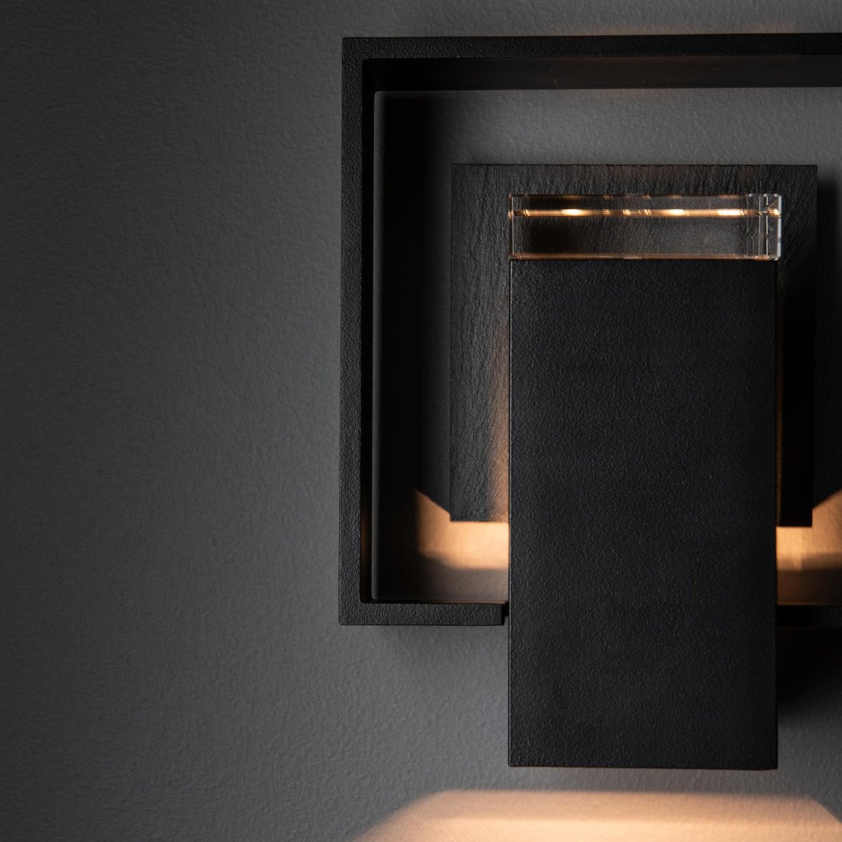 Hubbardton Forge 2024 Coastal Black Slate Clear Glass (ZM) Shadow Box Small w/Slate Outdoor Sconce