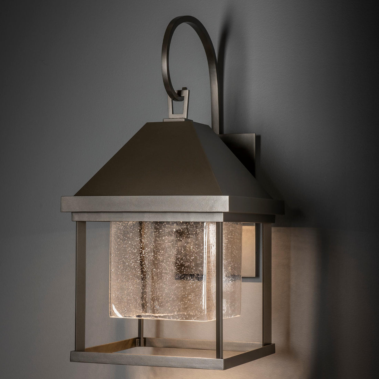Hubbardton Forge 2025 Coastal Dark Smoke Seeded Clear Glass (II) Dorset Large Dark Sky Friendly Outdoor Sconce