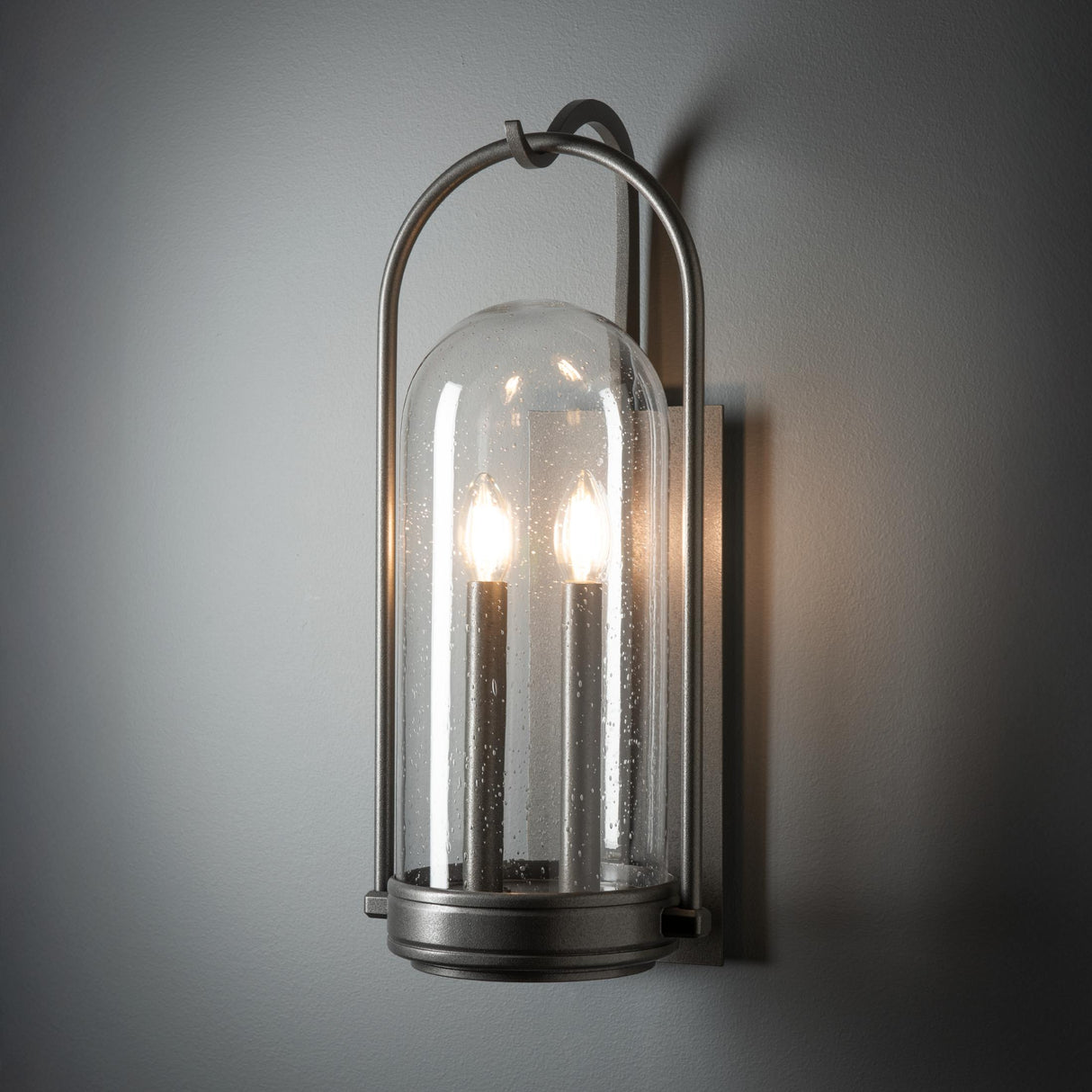 Hubbardton Forge 2025 Coastal Natural Iron Seeded Clear Glass (II) Davis Medium Outdoor Sconce