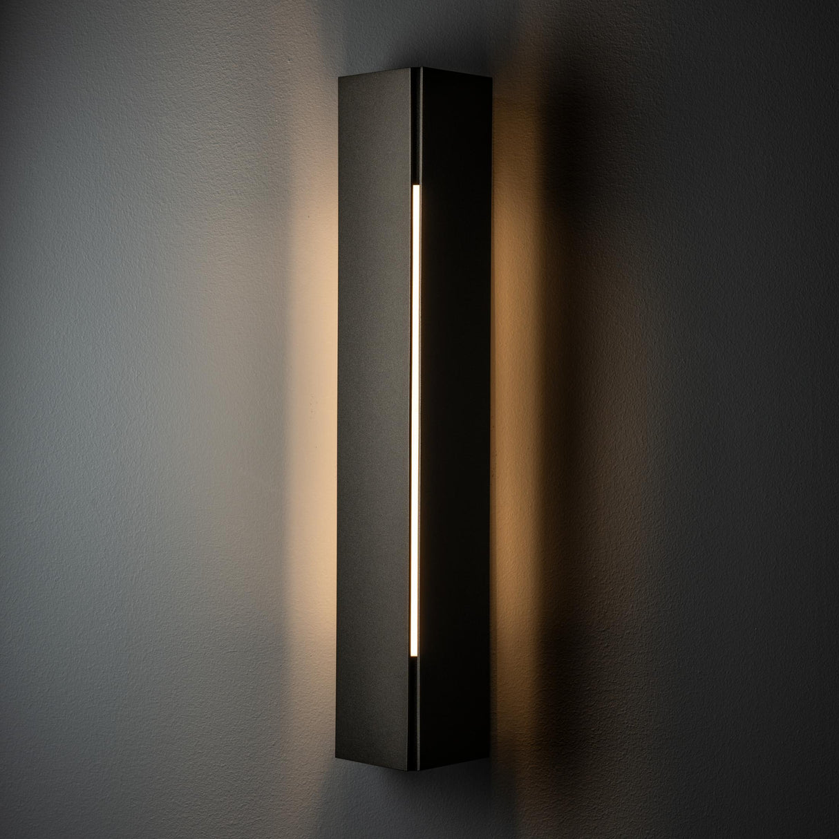 Hubbardton Forge 2024 Oil Rubbed Bronze White Acrylic (ZZ) Gallery Small Outdoor Sconce