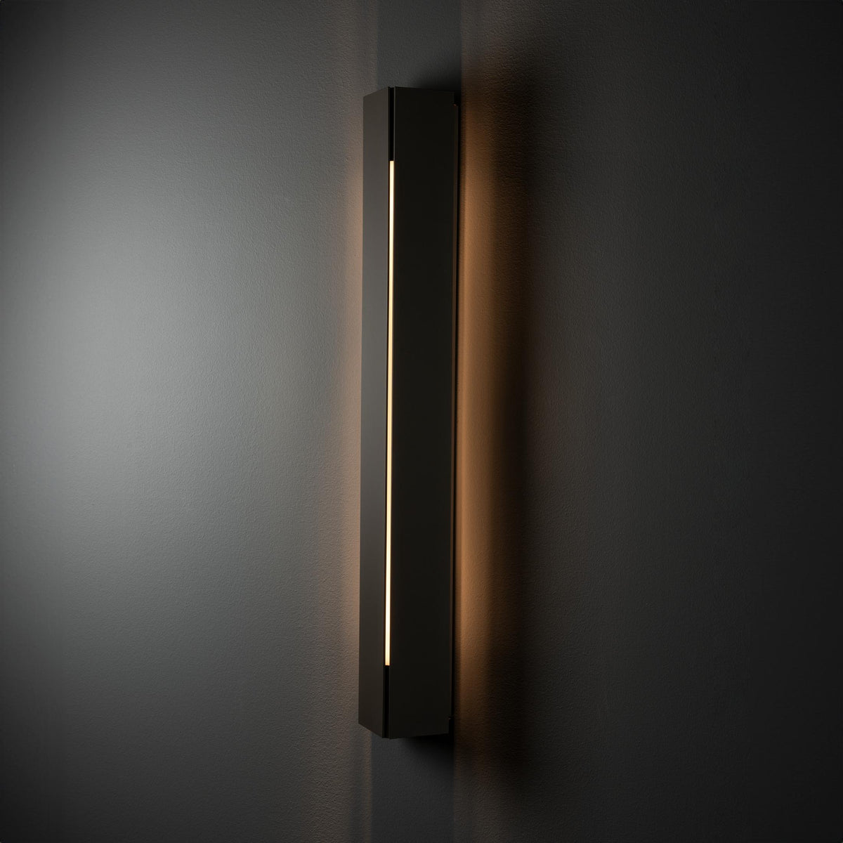 Hubbardton Forge 2024 Coastal Dark Smoke White Acrylic (ZZ) Gallery Outdoor Sconce