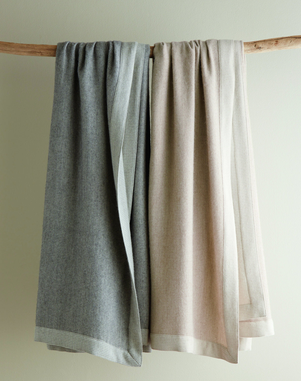 Peacock Alley ANGELO 96x96 REVERSIBLE BLANKET LINEN