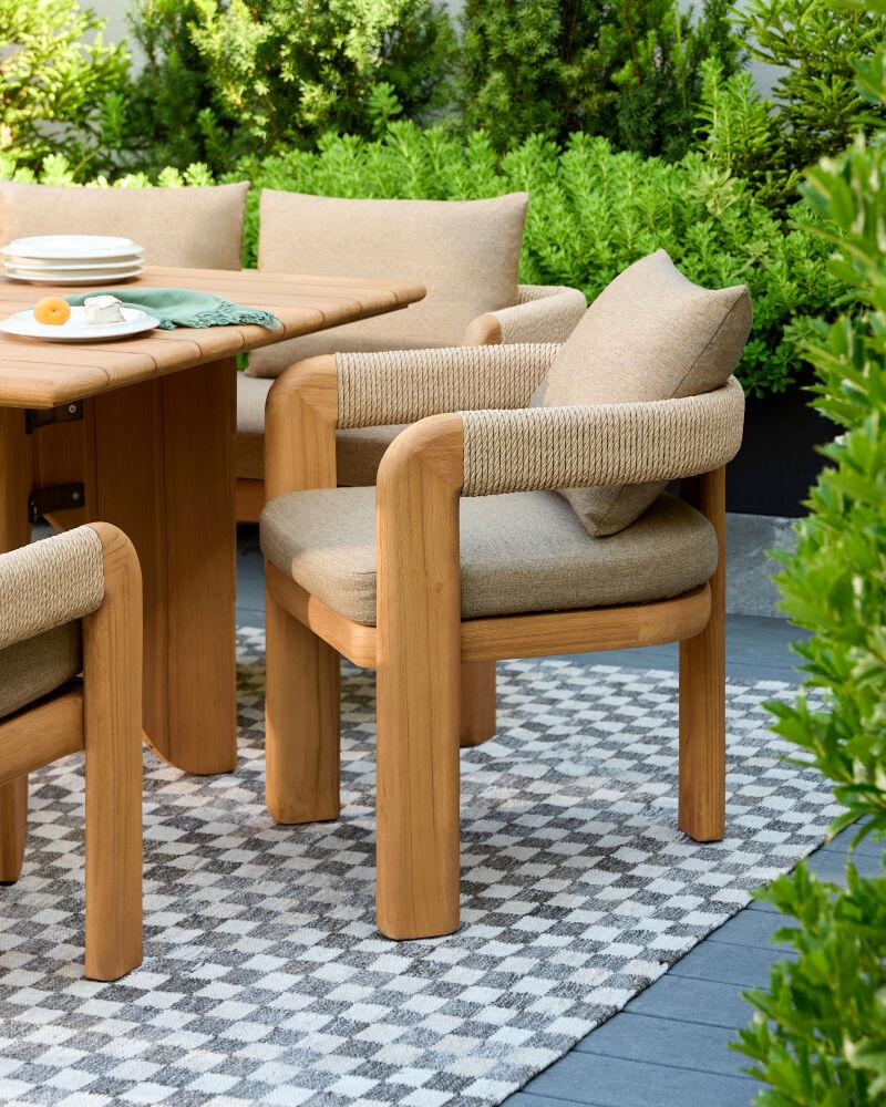 Surya Palma PALM-004 27"H x 24"W x 23"D Dining Table/Seating