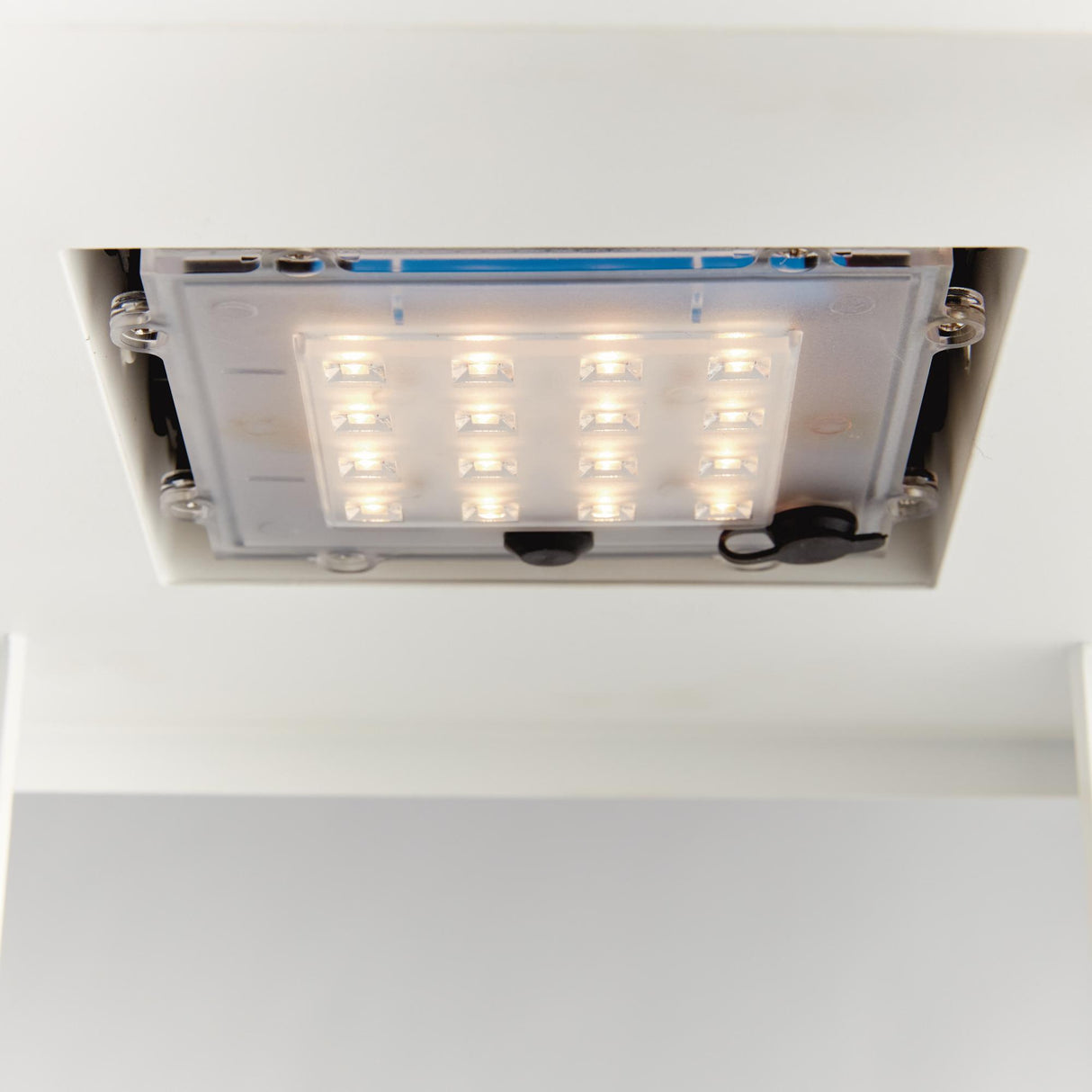 Napa Matte White HANLEY SOLAR LED LANTERN 24"