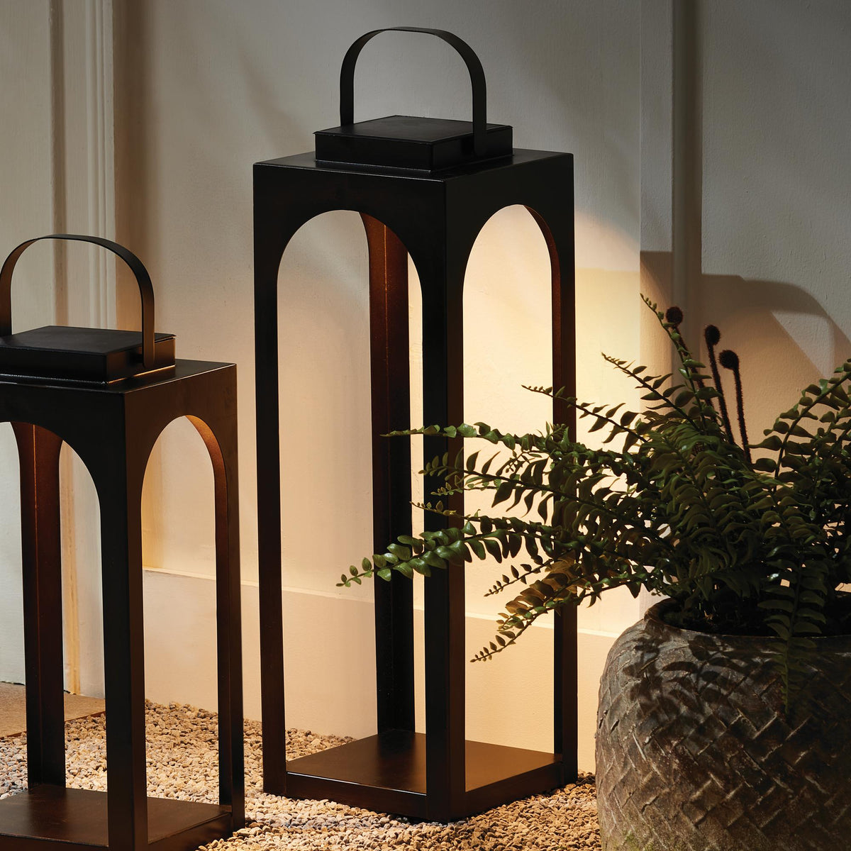Napa Brushed Bronze BROOKS SOLAR LED LANTERN 24"