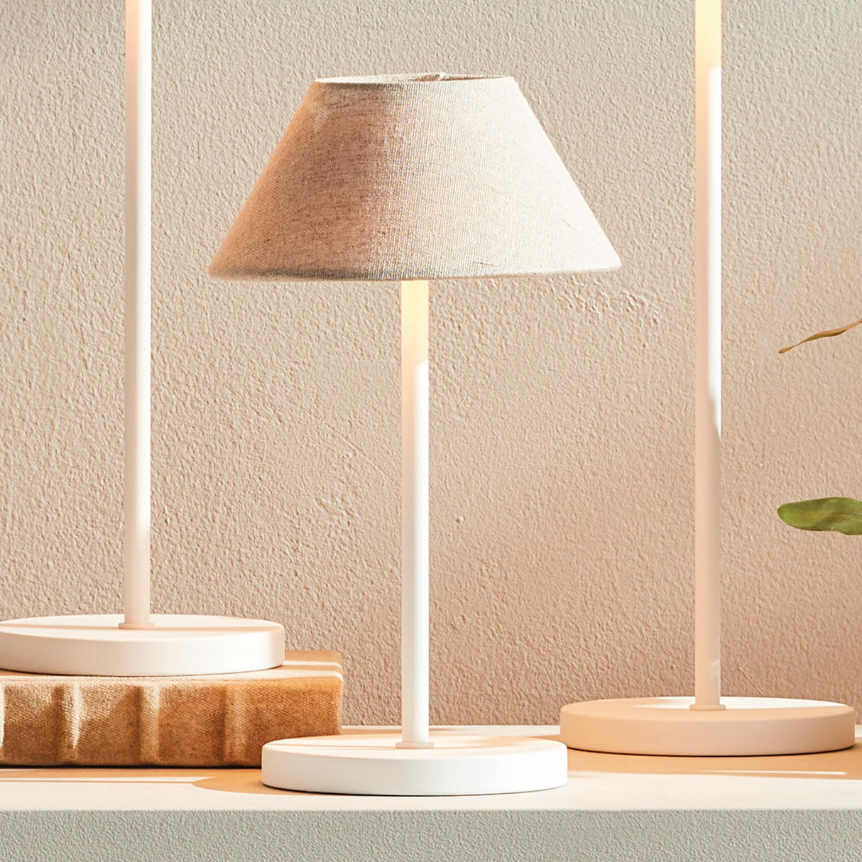Napa Ecru Linen Shade/White Base ALLUNA CORDLESS LED LAMP 10"