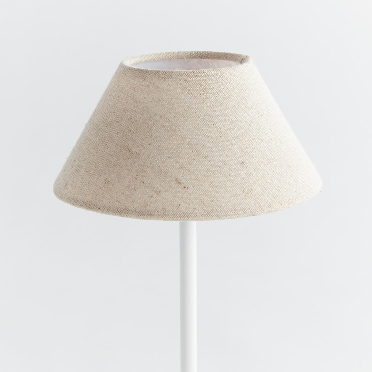 Napa Ecru Linen Shade/White Base ALLUNA CORDLESS LED LAMP 10"