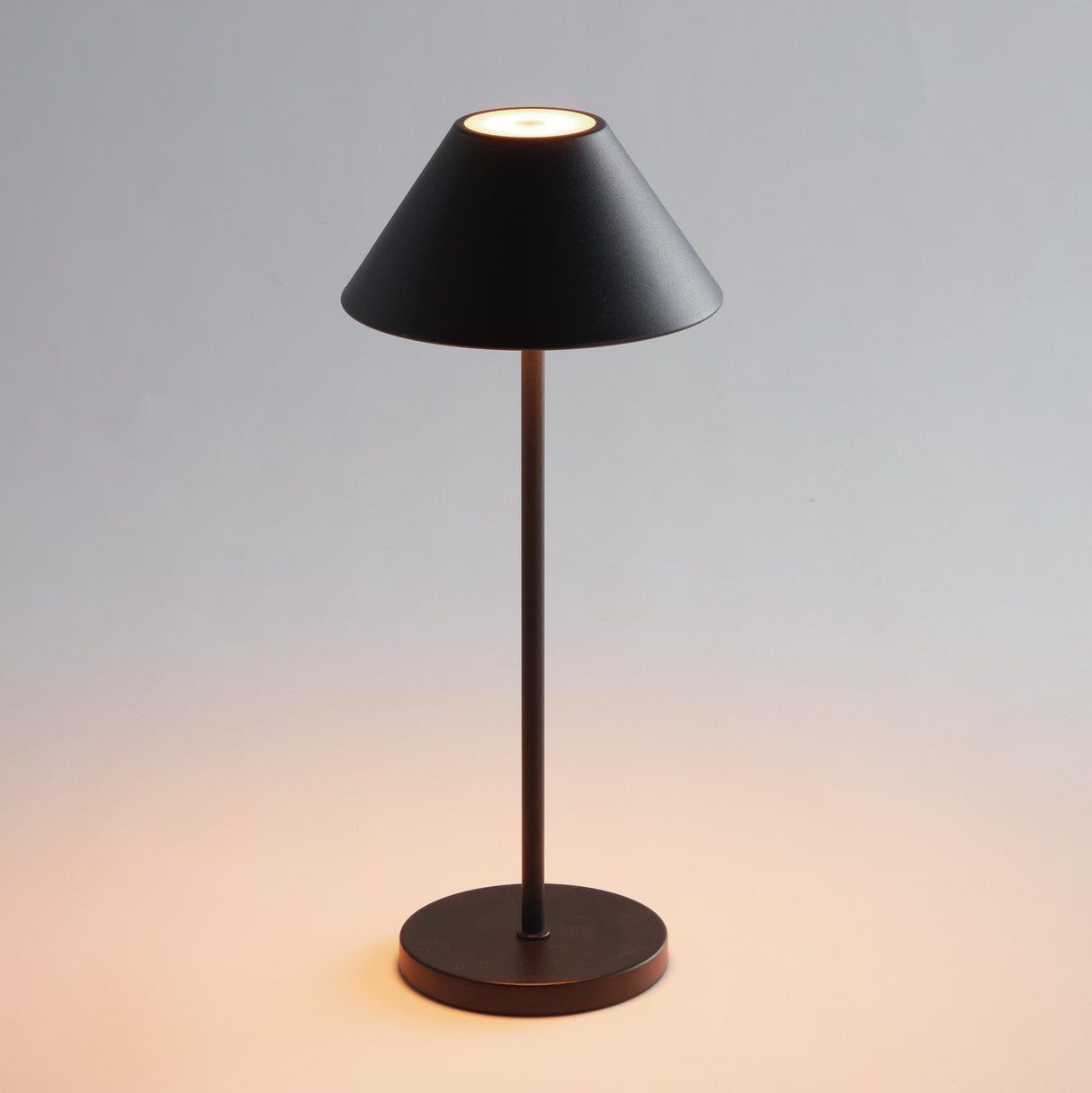 Napa Black ALLUNA CORDLESS LED LAMP 14"