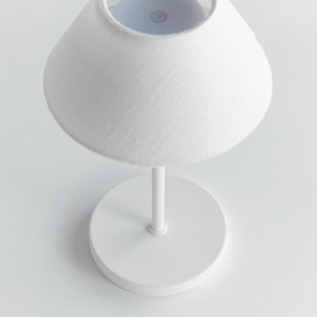 Napa White Linen Shade/White Base ALLUNA CORDLESS LED LAMP 10"