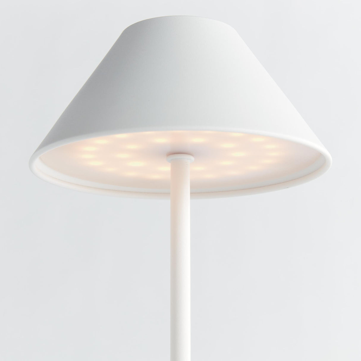 Napa White ALLUNA CORDLESS LED LAMP 14"