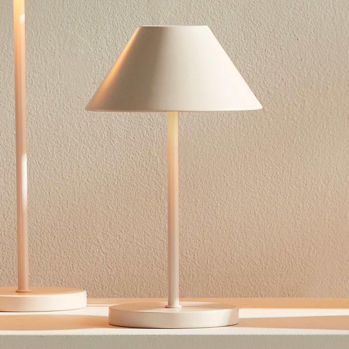 Napa Sand ALLUNA CORDLESS LED LAMP 10"