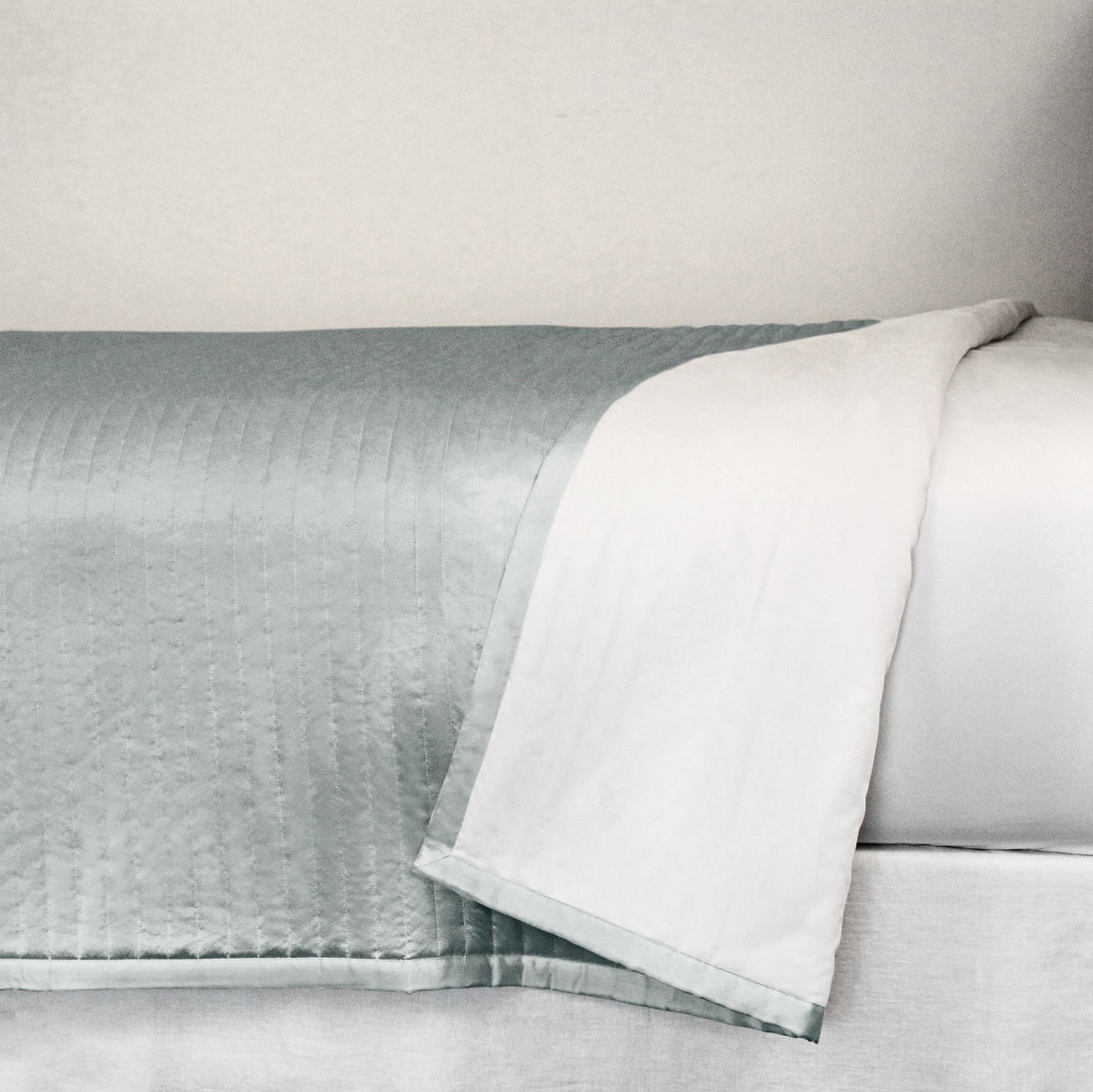 Ann Gish Frost King Charmeuse Channel Quilt Coverlet