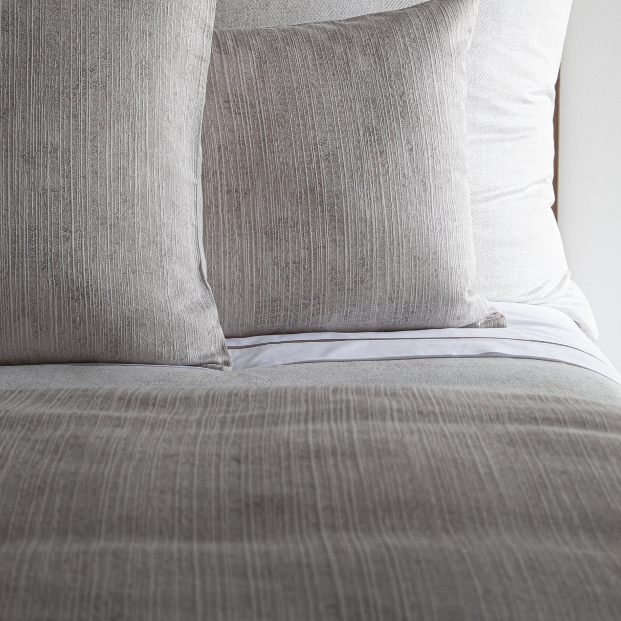 Ann Gish Pearl Queen Aspen Duvet