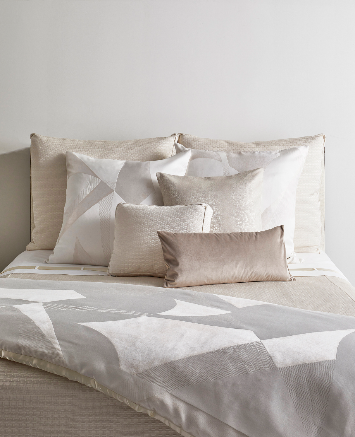 Ann Gish Pearl King Clio Duvet
