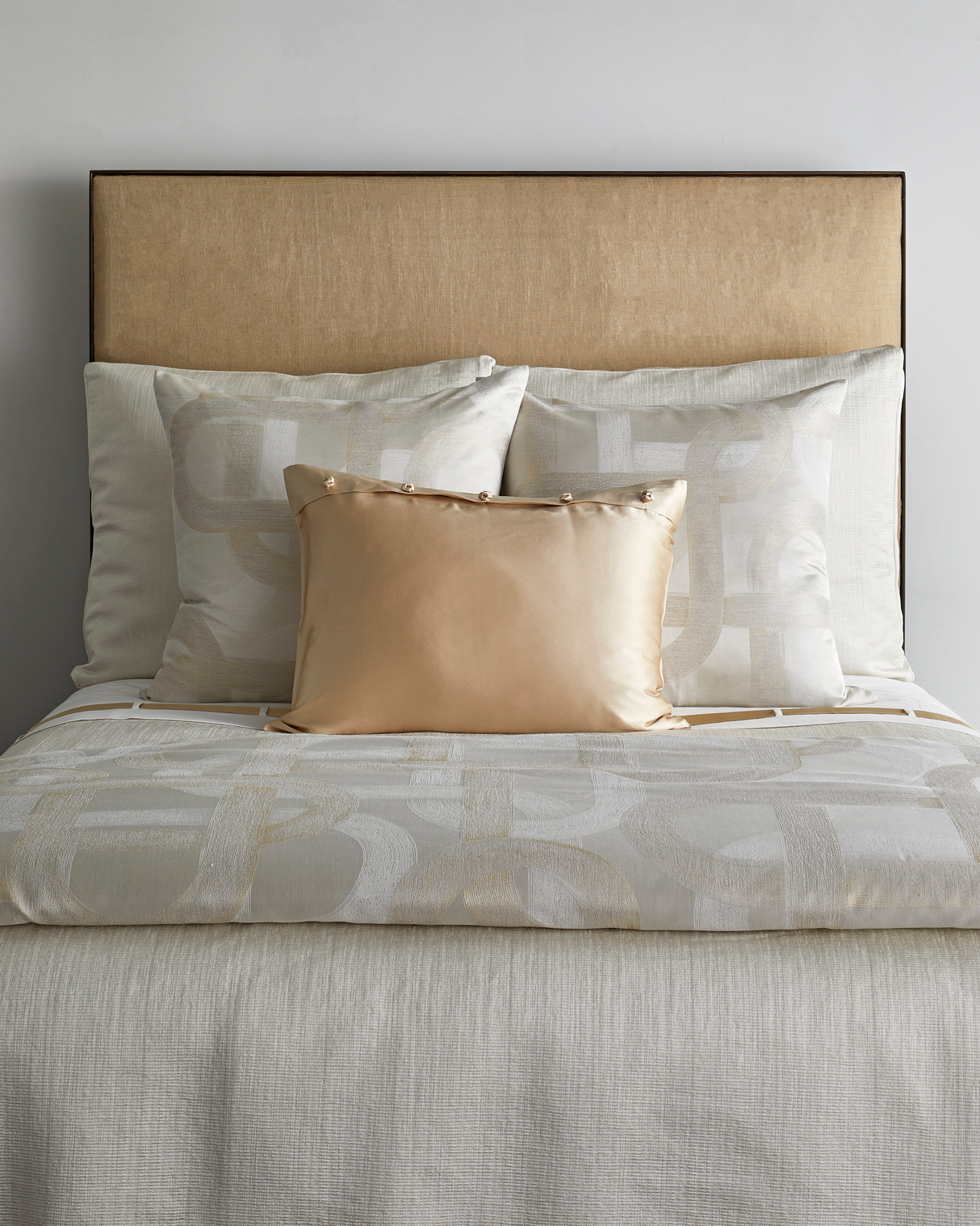 Ann Gish Pearl Queen Interchange Duvet