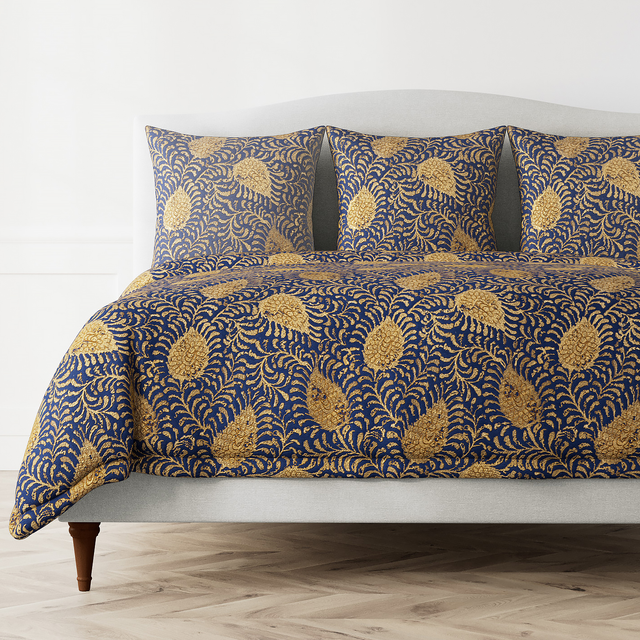 Ann Gish Marine/Gold Queen Kinrande Duvet