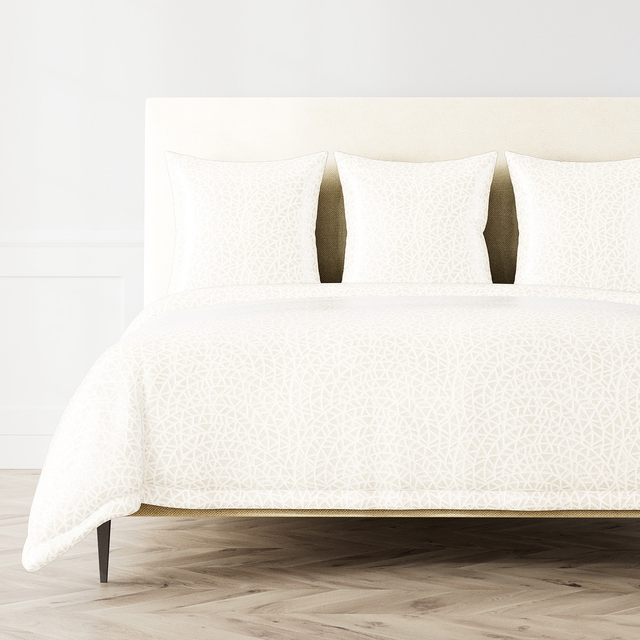 Ann Gish Bone/Bone Queen Ornament Duvet