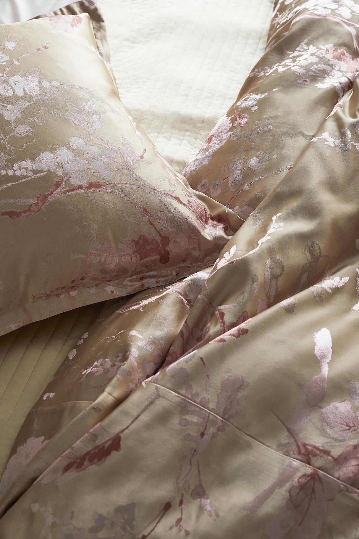Ann Gish Pink / Gold 22x22 MET x AG Jardin Fleur Pillow