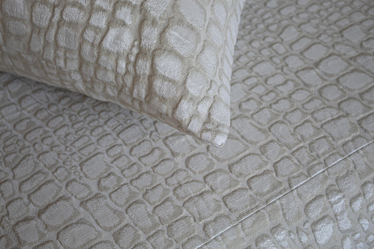 Ann Gish Quartz Standard Croc Sham