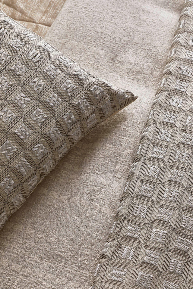 Ann Gish Snow Standard Tuto Sham