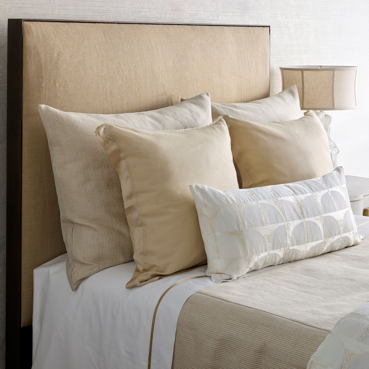 Ann Gish White/Sand King Silk Trim Sheet Set
