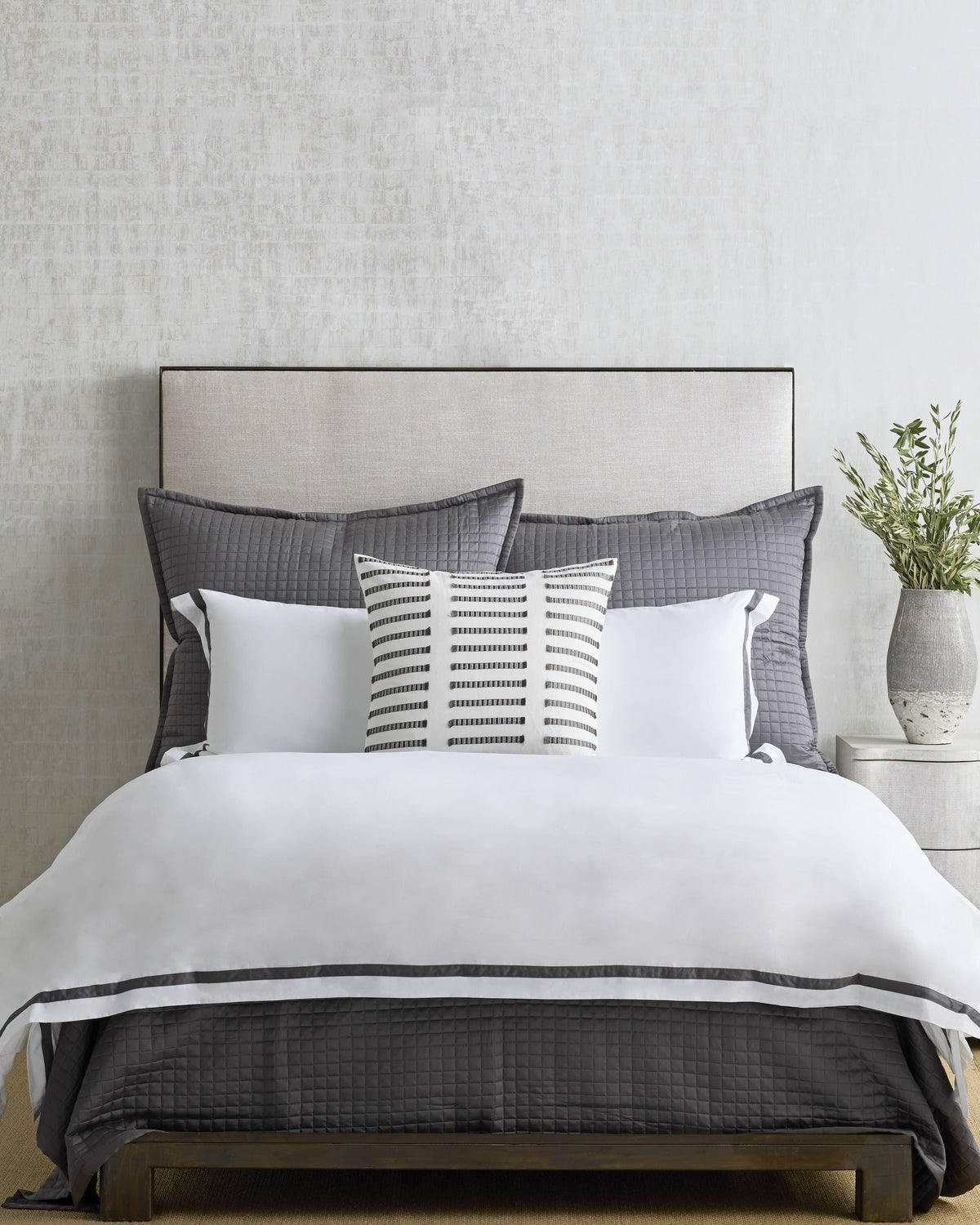 Ann Gish White/Periwinkle King Ready-to-Bed Sheet Set