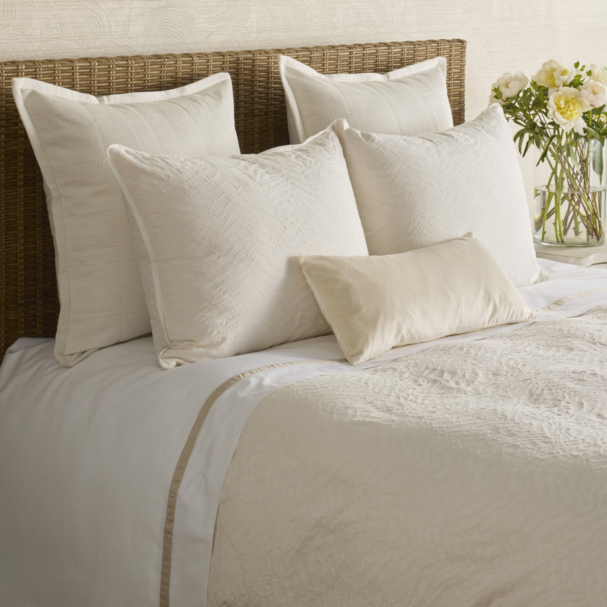 Ann Gish White/Pumice King Ready-to-Bed 2.0 Cotton & Trim Sheet Set