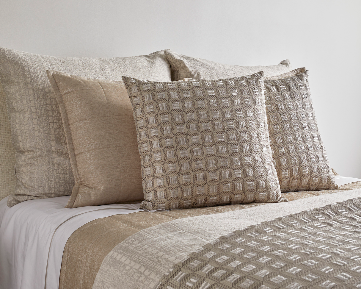 Ann Gish Silver 95x50 Collonade Throw