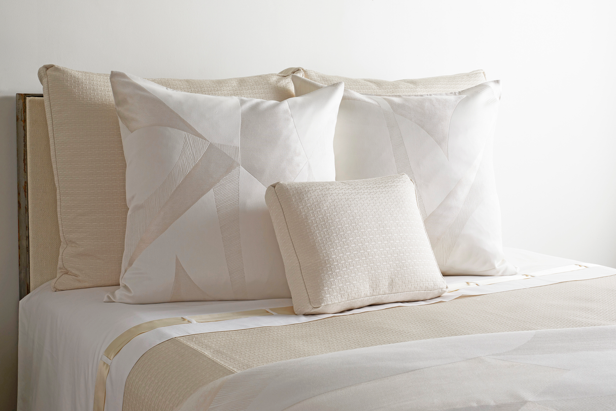 Ann Gish Pearl 96x50 Clio Throw