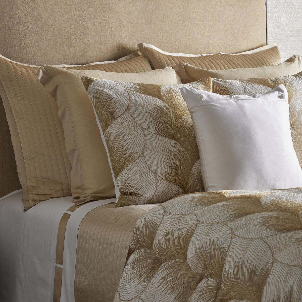 Ann Gish White / Gold 96x50 Fan Throw