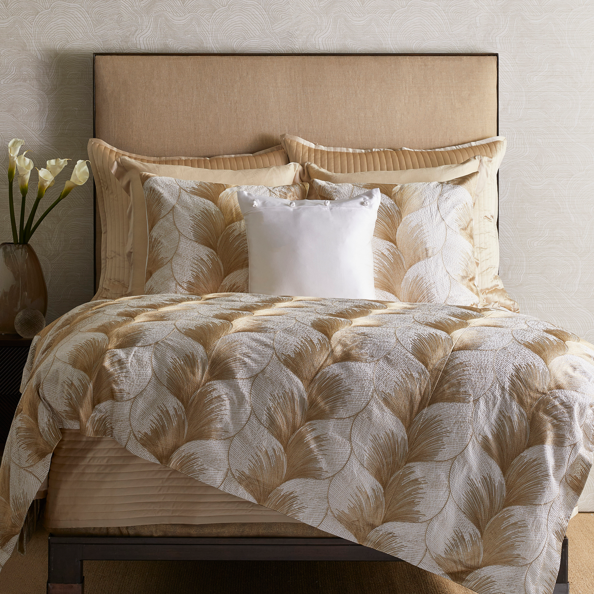 Ann Gish White / Gold 96x50 Fan Throw