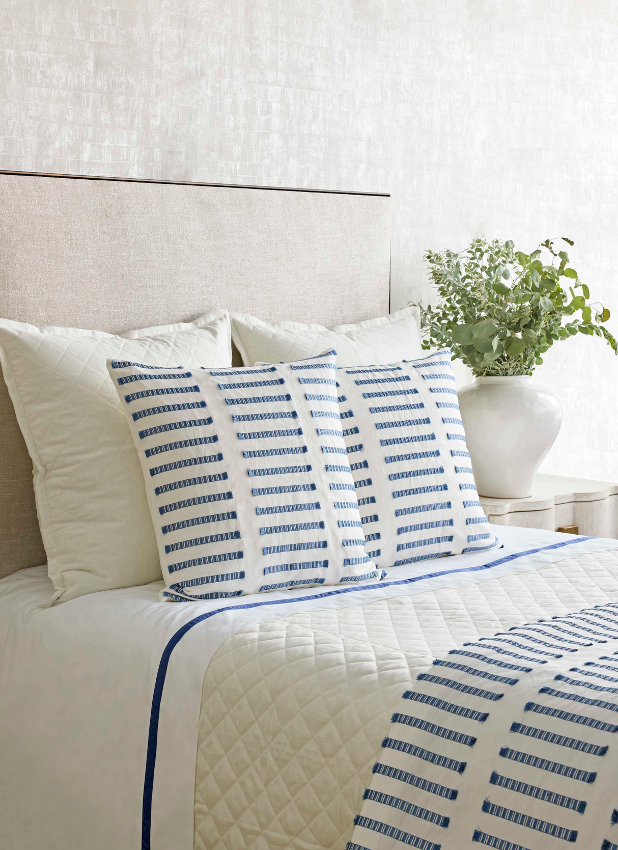 Ann Gish White/Blue 96x50 Latera Throw